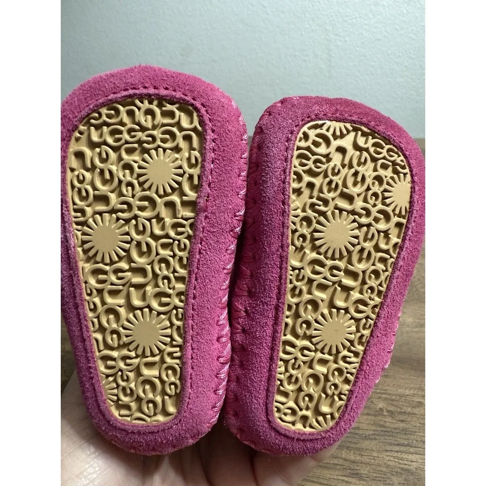 UGG Caden baby booties in fuchsia pink suede with sheepskin lining 0/1